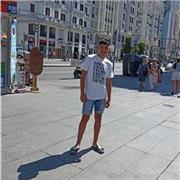 Me defino como una persona que tiene mucha paciencia y esmerarme en todo lo posible para que el alumno pueda sacar los resultados